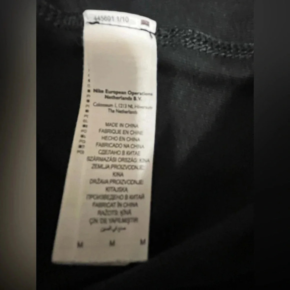 ✨Host Pick✨ Nike Leggings with Stirrups - Picture 5 of 8